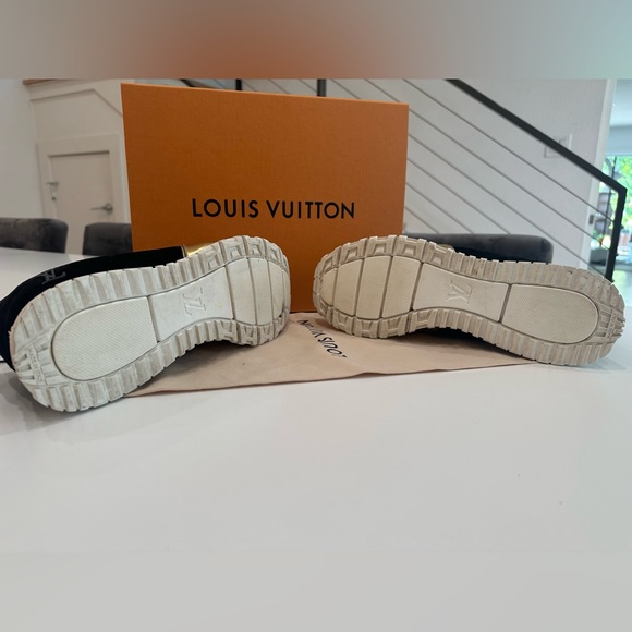 Louis Vuitton suede  athletic sneakers - fit like 9.5 - Picture 8 of 12